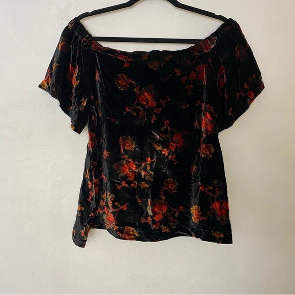 Ann Taylor Loft Black Velvet Floral Off Shoulder Top Blouse Flutter Petite Large - Picture 6 of 7